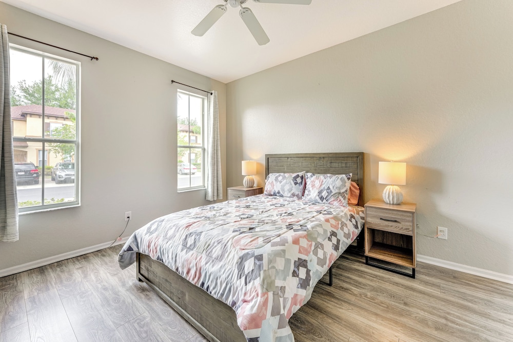 9 Mi to Disney: Gated Resort Escape w/ Pool Access
