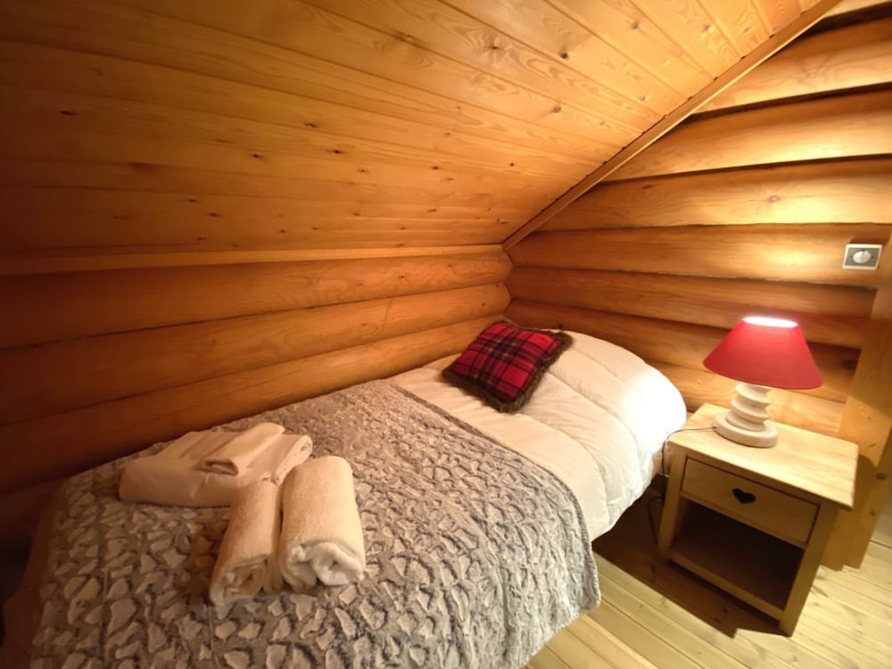 Chalet in La Bresse With Hot Tub & Mountain Views