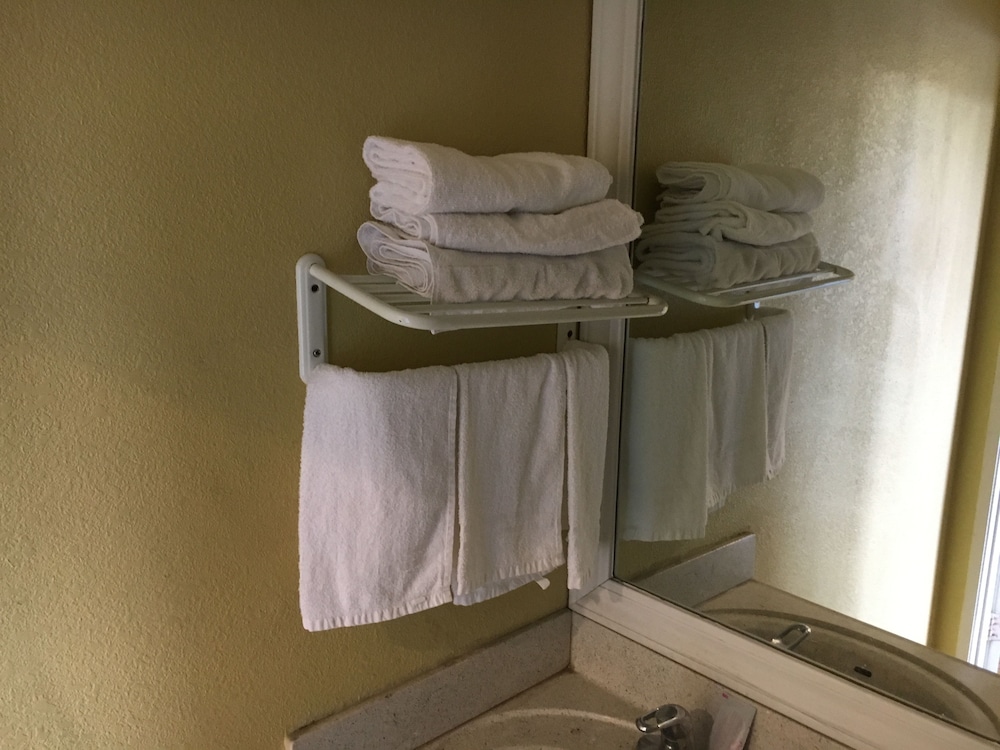 Bellflower Travel Inn