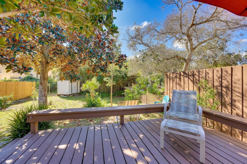 Serene St Augustine Townhome: Walk to Beach!