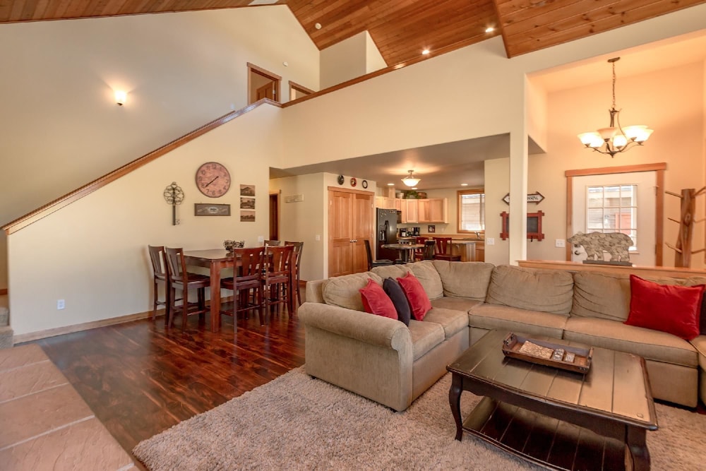 Wintergreen Lodge