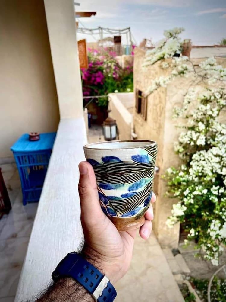 Zad Elmosafer Guest House