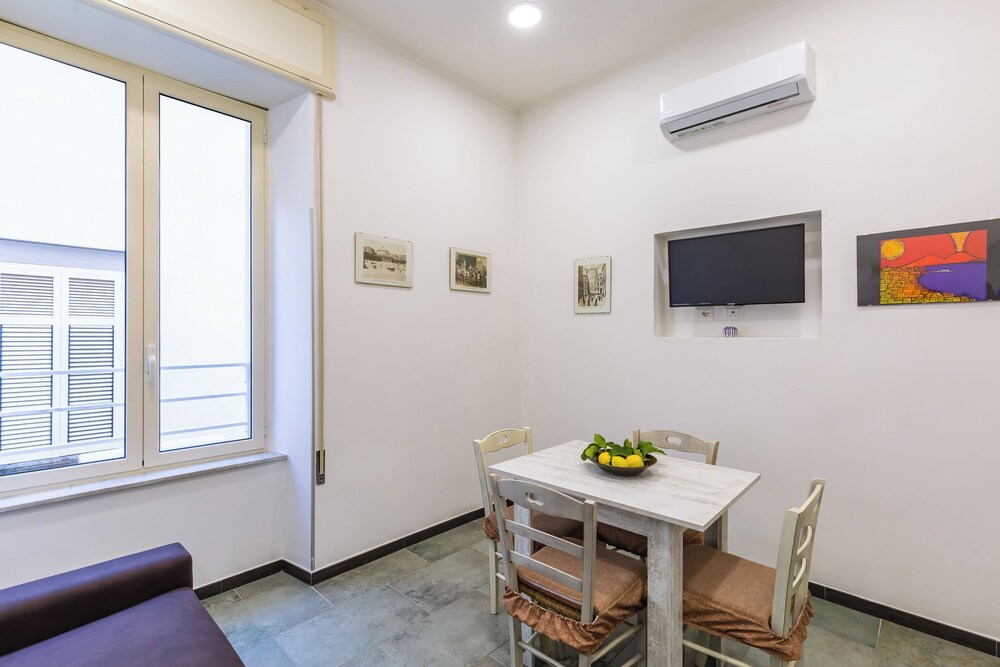 Gelso Complex Studios and Flat by Napoliapartments