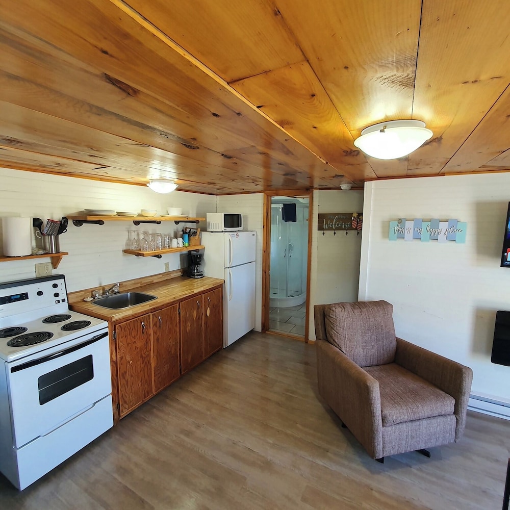 Cavendish Bosom Buddies Cottage Resort