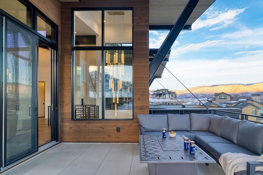 Orion by Avantstay Luxury 5bdr Ski Home w Views Minutes to Deer Valley Lift