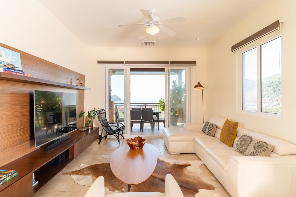 CR Luxury Altavista 2B 3 Bdrm