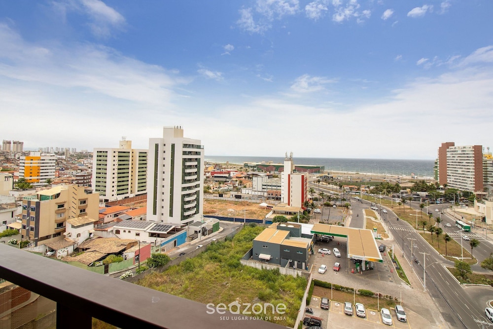 SMT - Building 750m From the Beach in Salvador