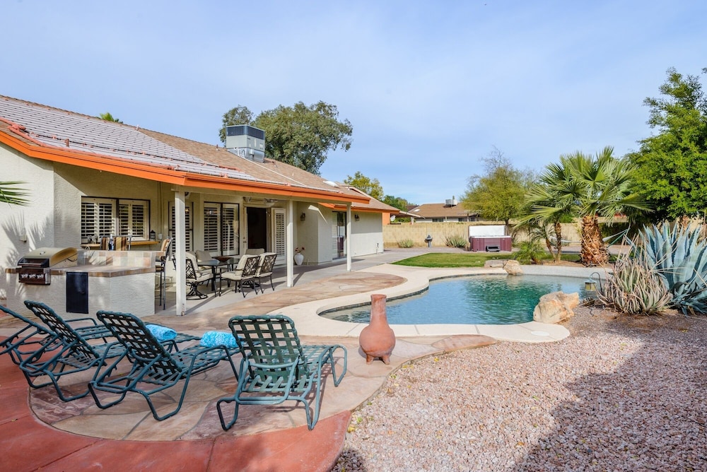 Casa Willow 4 Bedroom Home by RedAwning