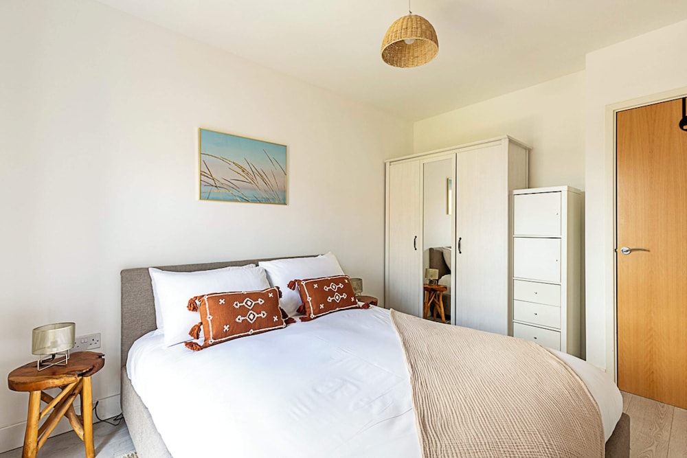 Semi-detached House With Modern Bespoke Interior view 5