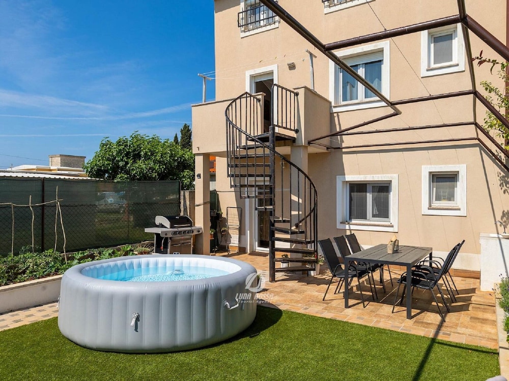 Villa in Galizana With Bubble Bath