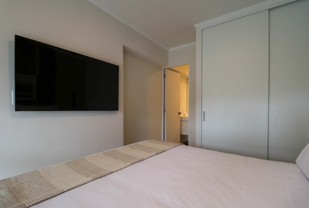 w Majestic 1BR Duplex in the Heart of Barranco