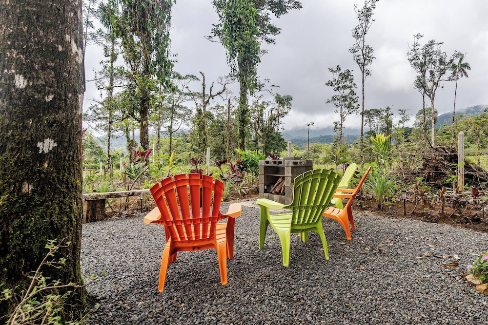Pura Vidaville - Hiker's Hideaway