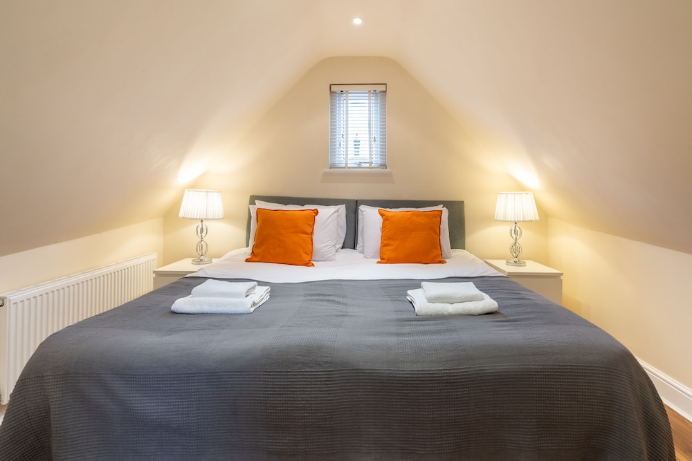 9B St Marks Road view 5