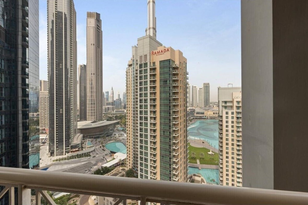 SIMPLY COMFORT Luxury Burj Khalifa & Fountain View Apartments Steps to Dubai Mall