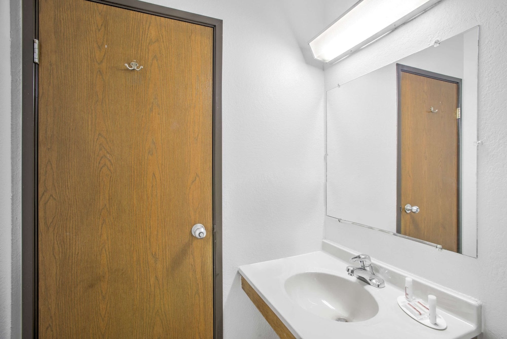 Super 8 by Wyndham Ticonderoga, Billede 12