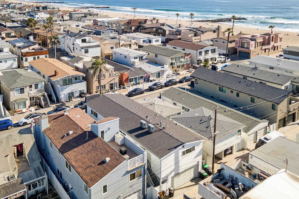 Coastal-chic Newport Stay Steps to the Beach, Dining & Boardwalk Optional Add-on Unit