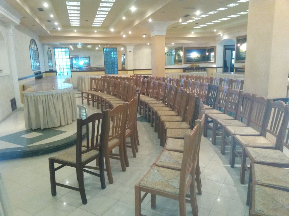meeting & event spaces