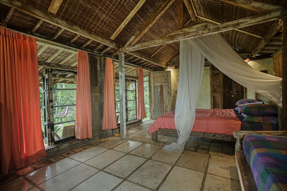 Tepi Sawah Lodge