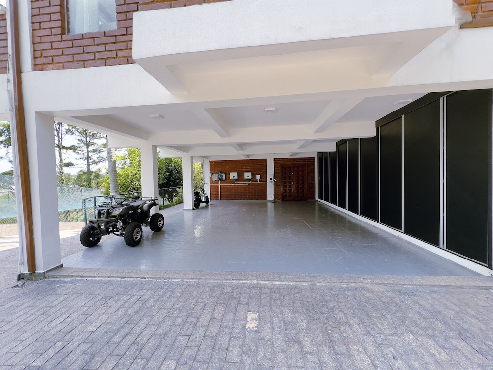 Casa de Luxo 2500m na Granja Viana