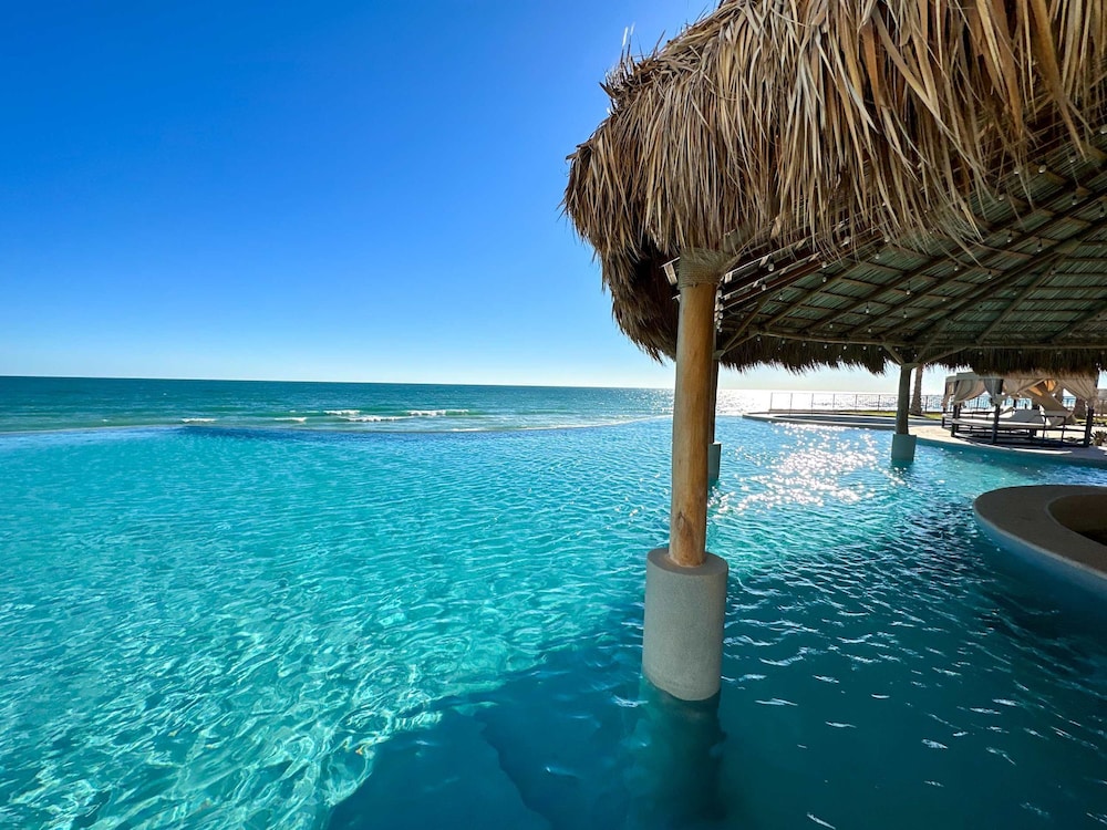 2BR Iconic Oceanfront Escape