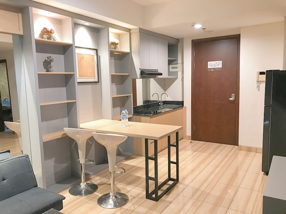 Good Deals And Relaxing 2Br At Grand Sungkono Lagoon Apartment