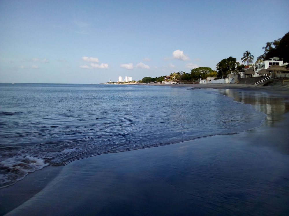 La Perla de Farallon Bed and Breakfast