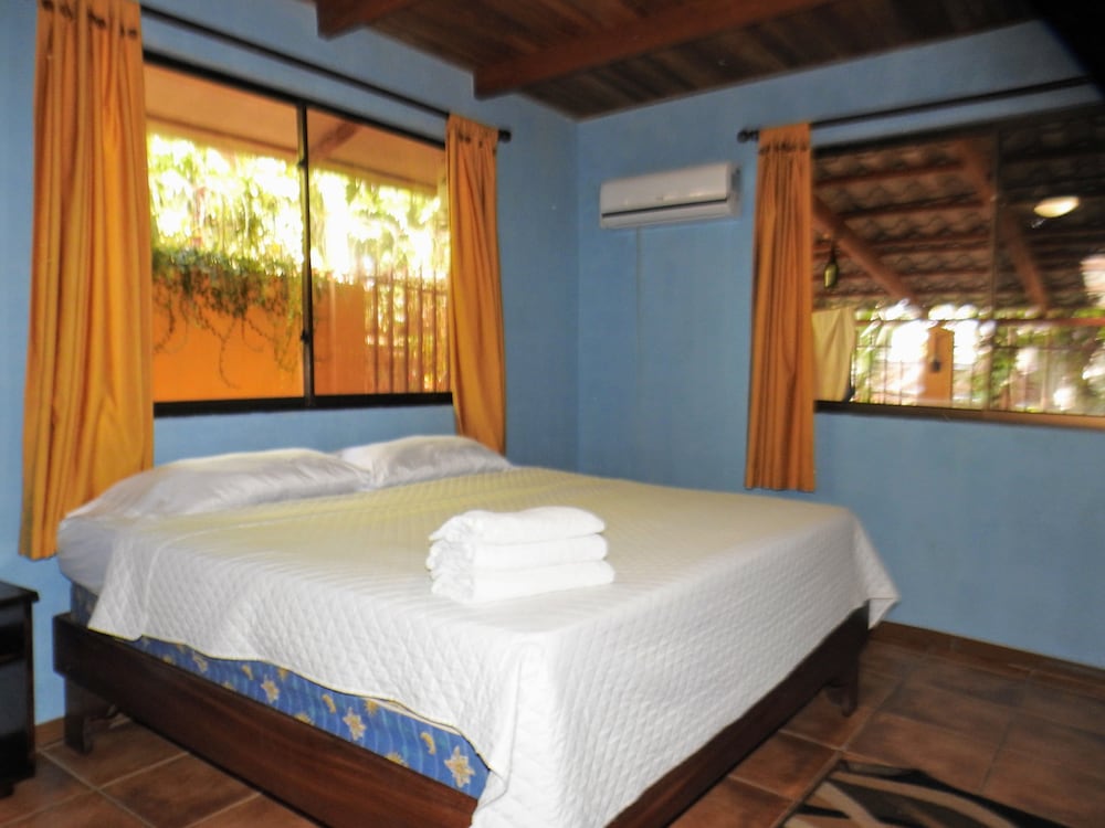 Casa Amigos by the beach