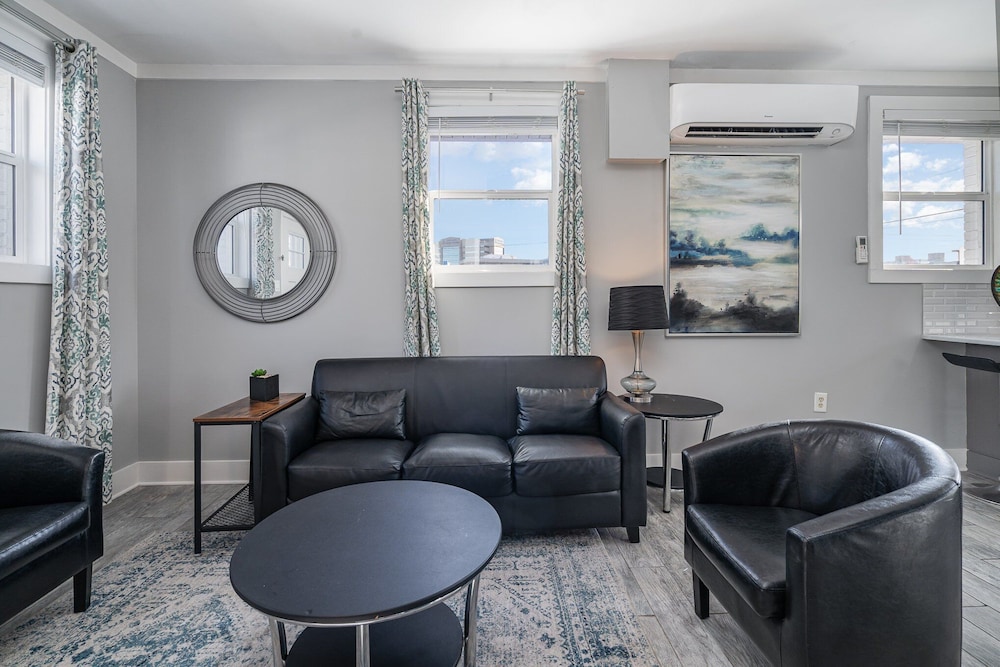 Opulent Pearl - Private Patio - Mins to Broadway