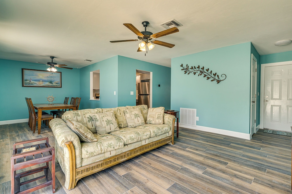 3 Mi to Fort Myers Beach: Unit w/ Furnished Patio!