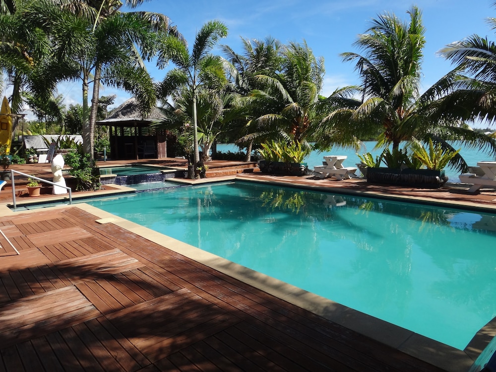 Pool & Wellness