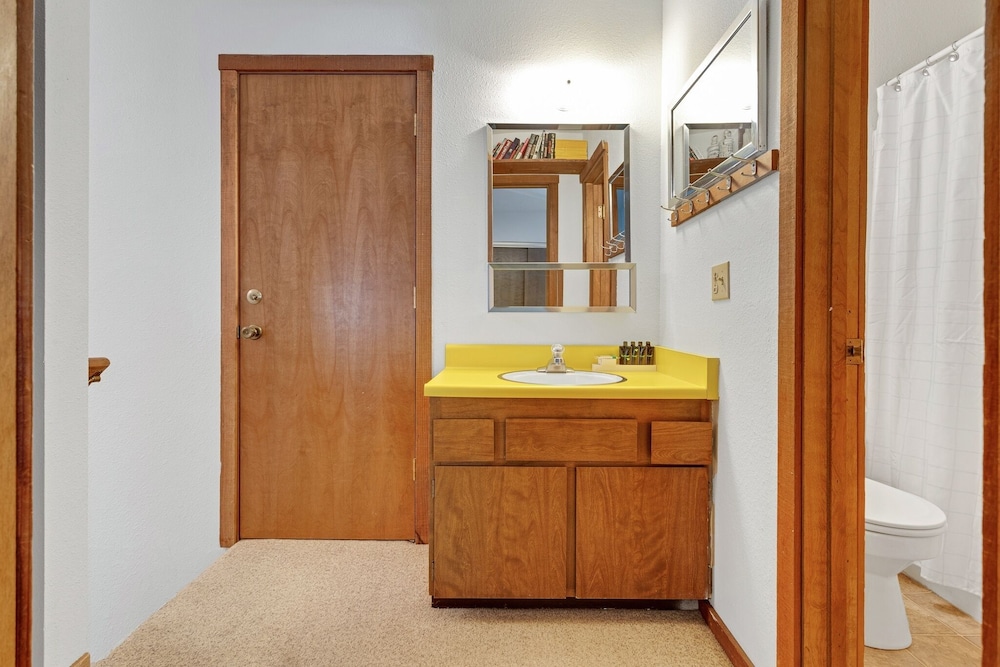 Year Round Condo- Sleeps 5! - Tamarack #17 by Bear Valley Vacation Rentals view 4