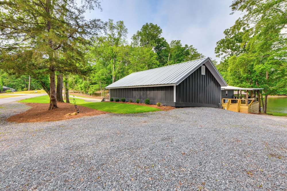 Beachfront Dadeville Family Escape on Lake Martin! view 3