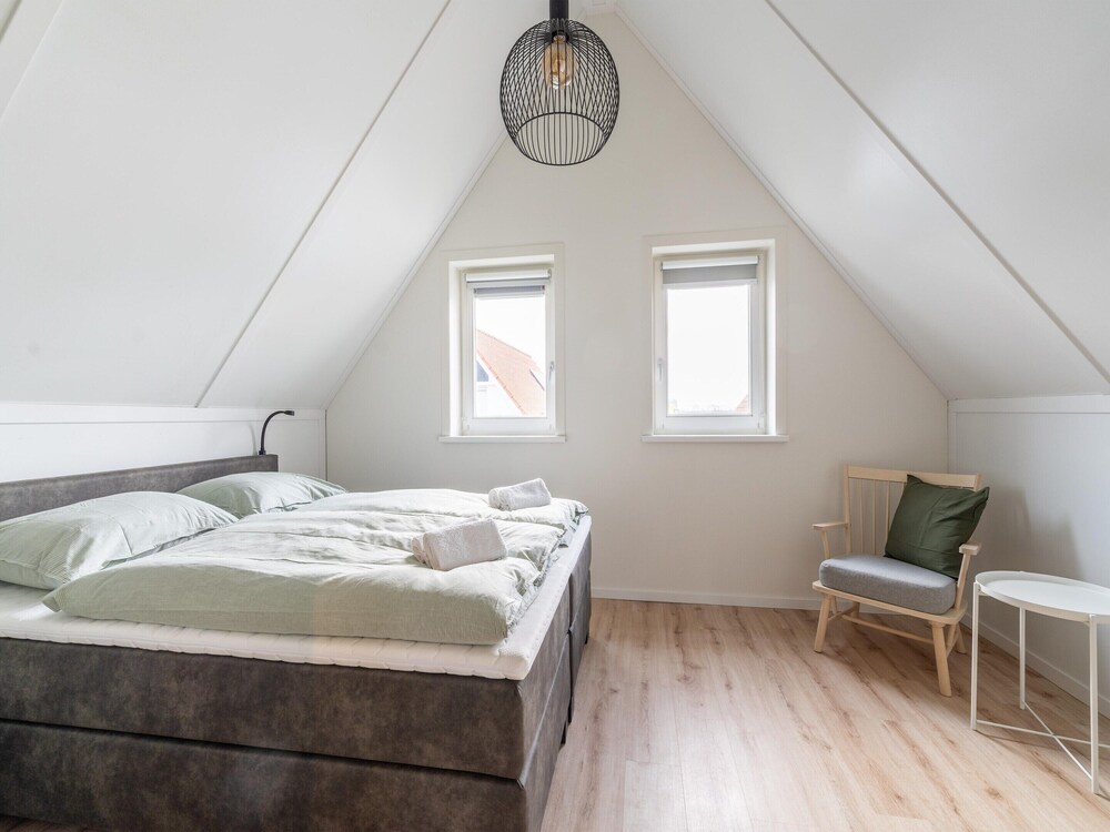 Luxurious Holiday Home With Parking