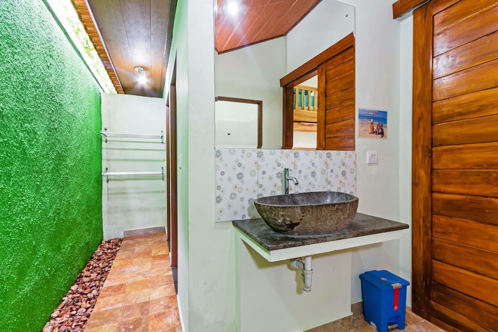 Lembongan Hostel