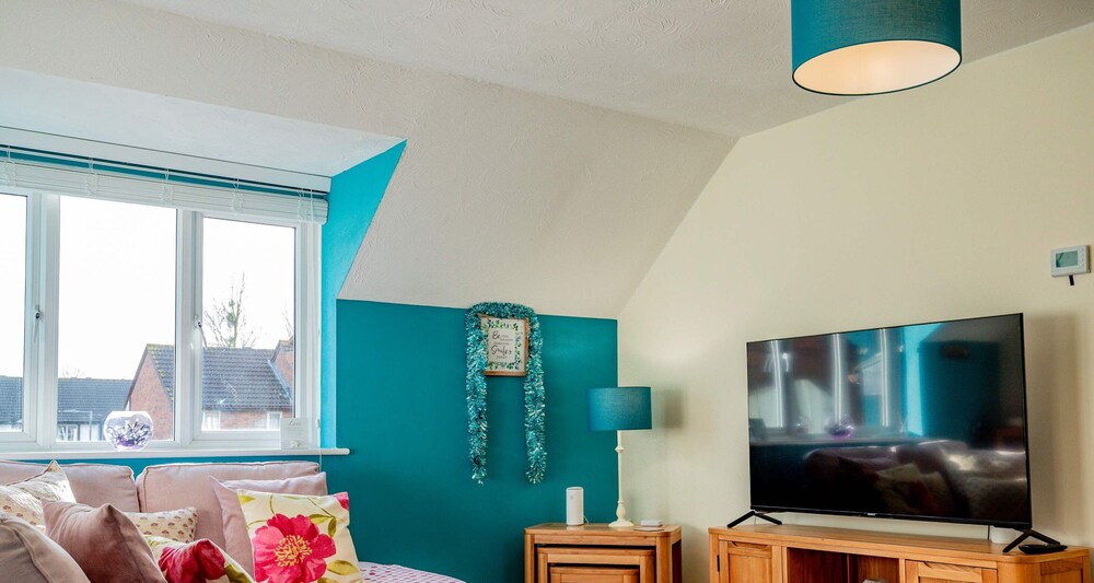 Host Stay Chichester Close