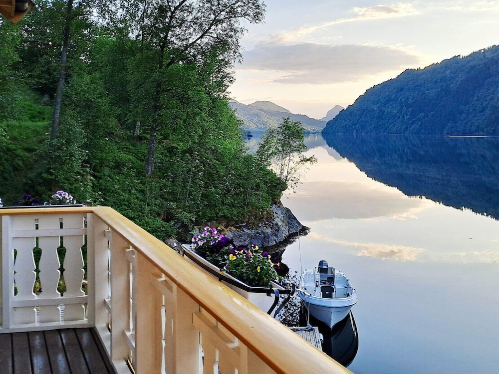 6 Person Holiday Home in Bygstad