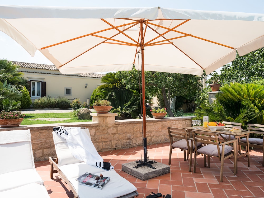 Baglio Amore en Modica — balance & terrace