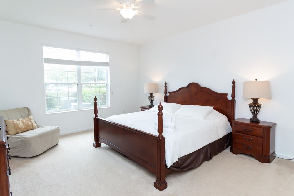3 Bed 3 BA 5min Universal Spacious 1823ft