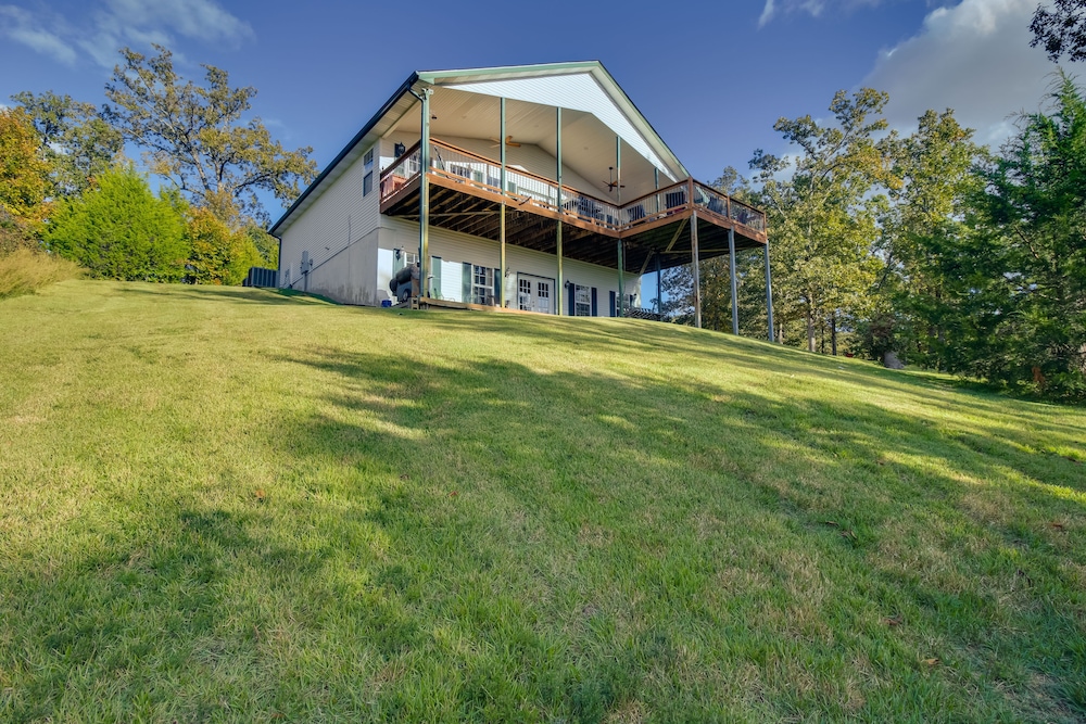 Spacious Norfork Lake Home: Game Room + Views! view 4