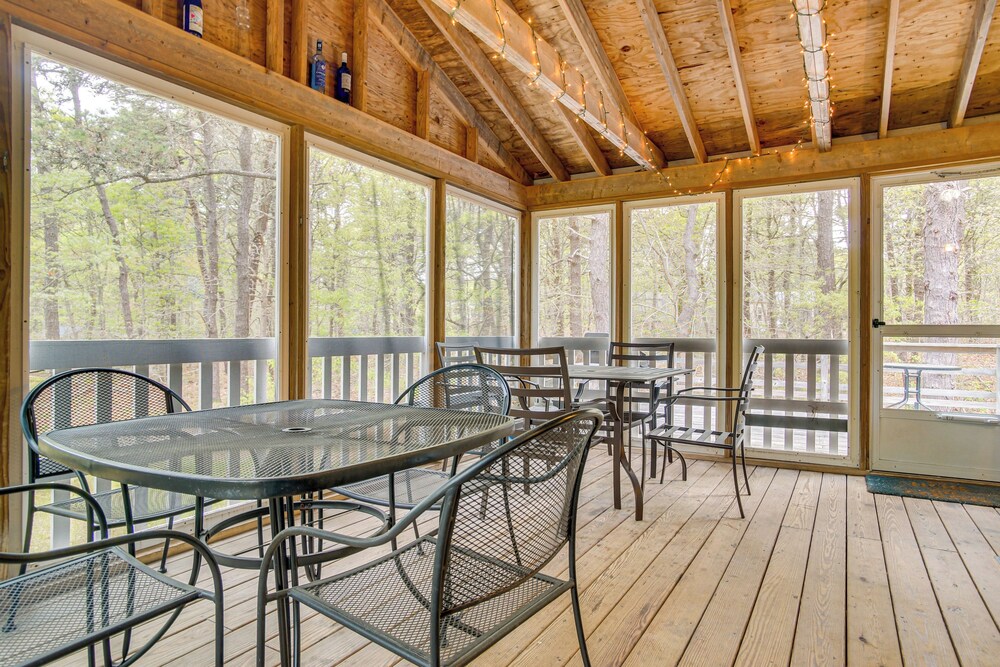 1/2 Mi to Cooks Brook Beach: Cozy Cape Cod Retreat