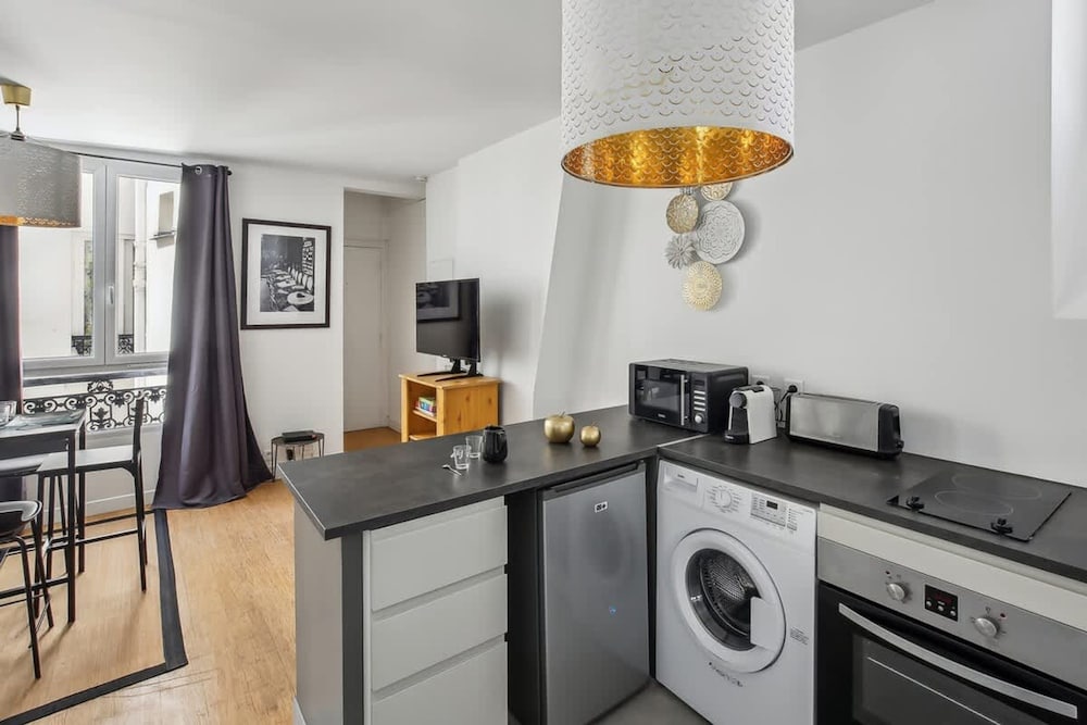Studio at the Heart of the Marais Rue des Rosiers