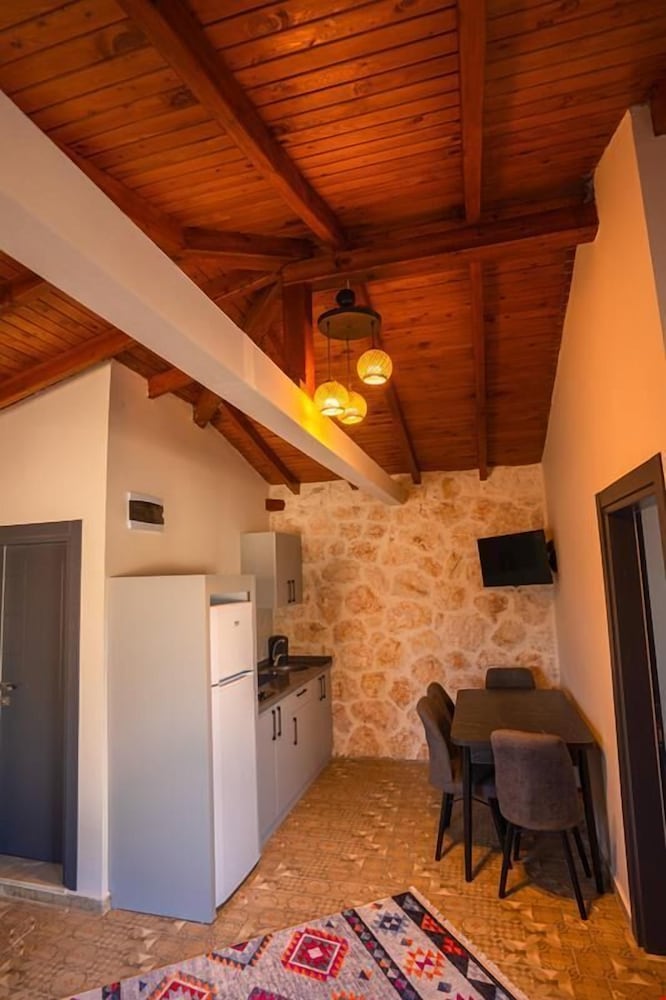 Terra Rossa Stone Houses Otel Kaş