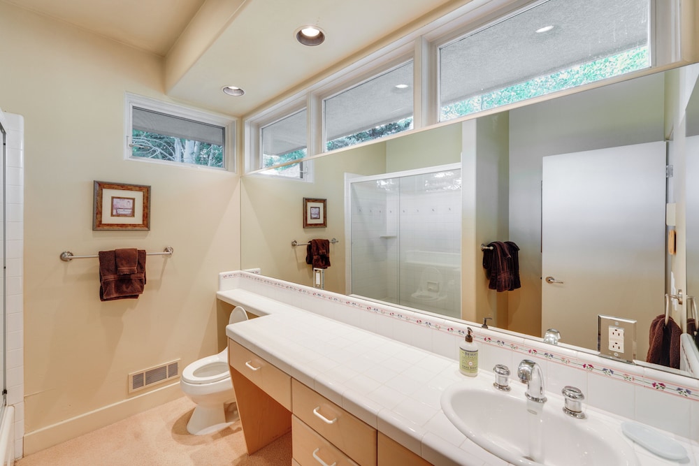 Expansive Sun Valley Home Close to Slopes!