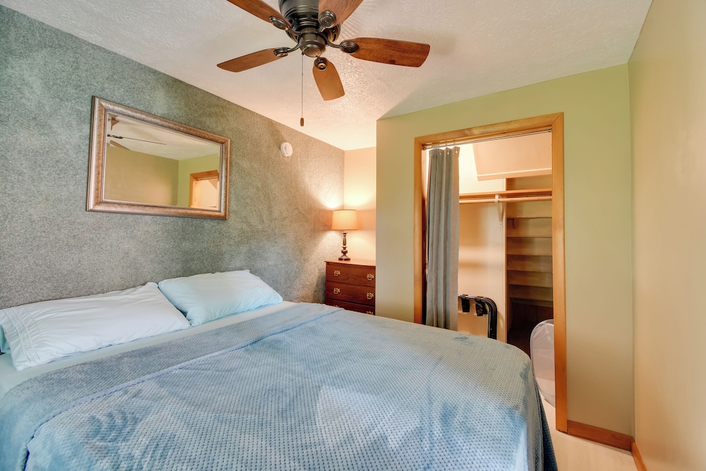 Riverfront Couple's Retreat, 3 Mi to Seneca Lake!