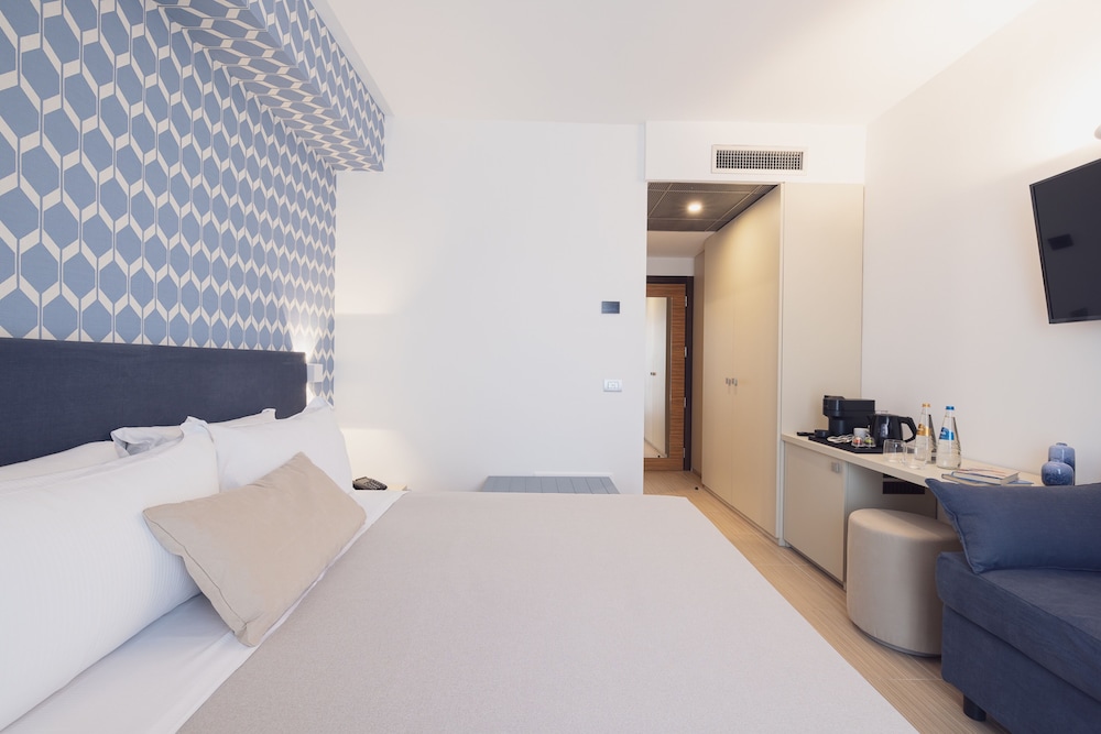 Hotel with swimming pool in Marinella di Selinunte