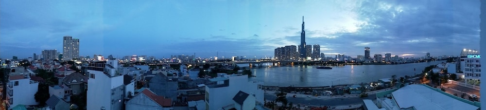 Karta Riverview Apartment