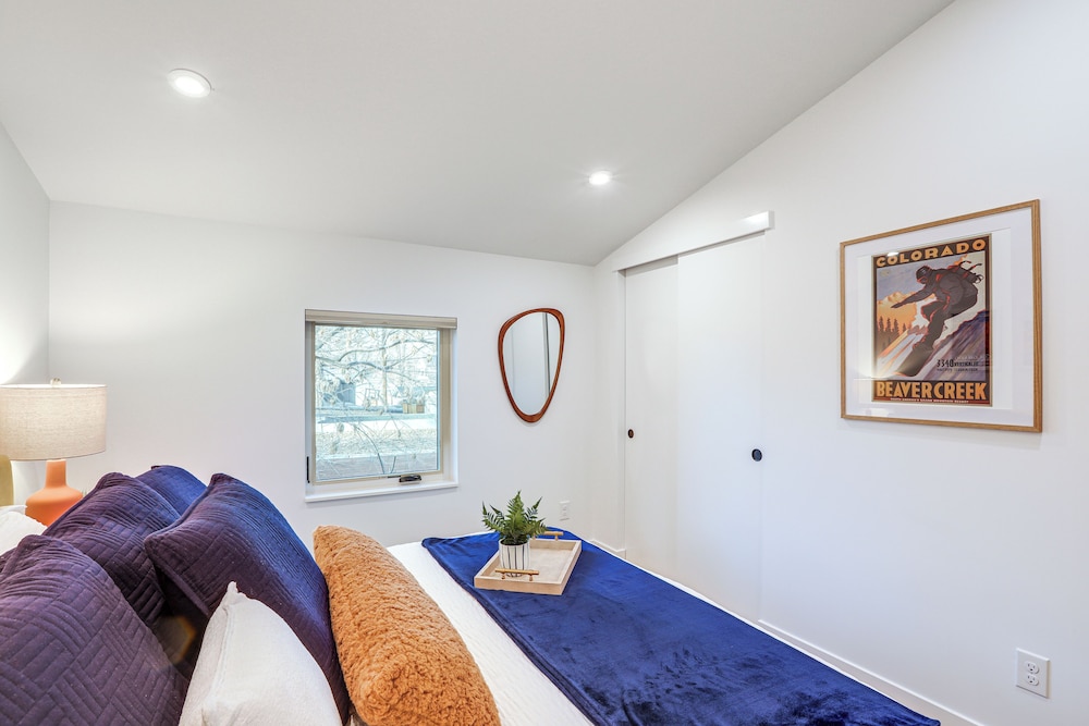 < 1 Block to City Park: New-build Apt in Denver!