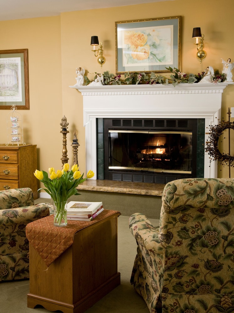 Goldmoor Inn