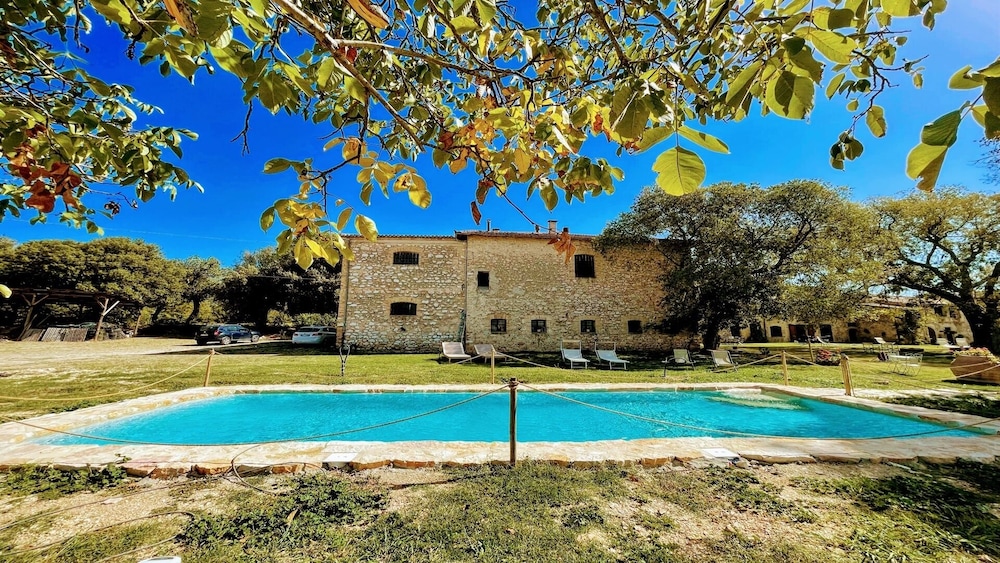 Open Pool Villa in Italy - Spoleto Umbria - Property Image 12