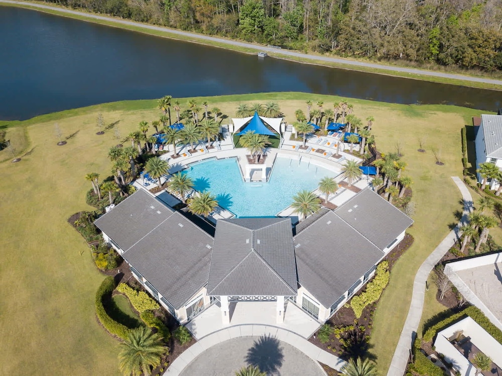 Magical 15-bedroom Villa Game Room, Theater & More!